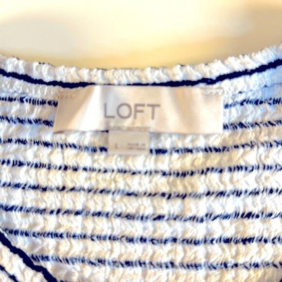 LOFT Blue White Striped Pleated Puff Sleeve Top Womens EUC - Picture 6 of 6